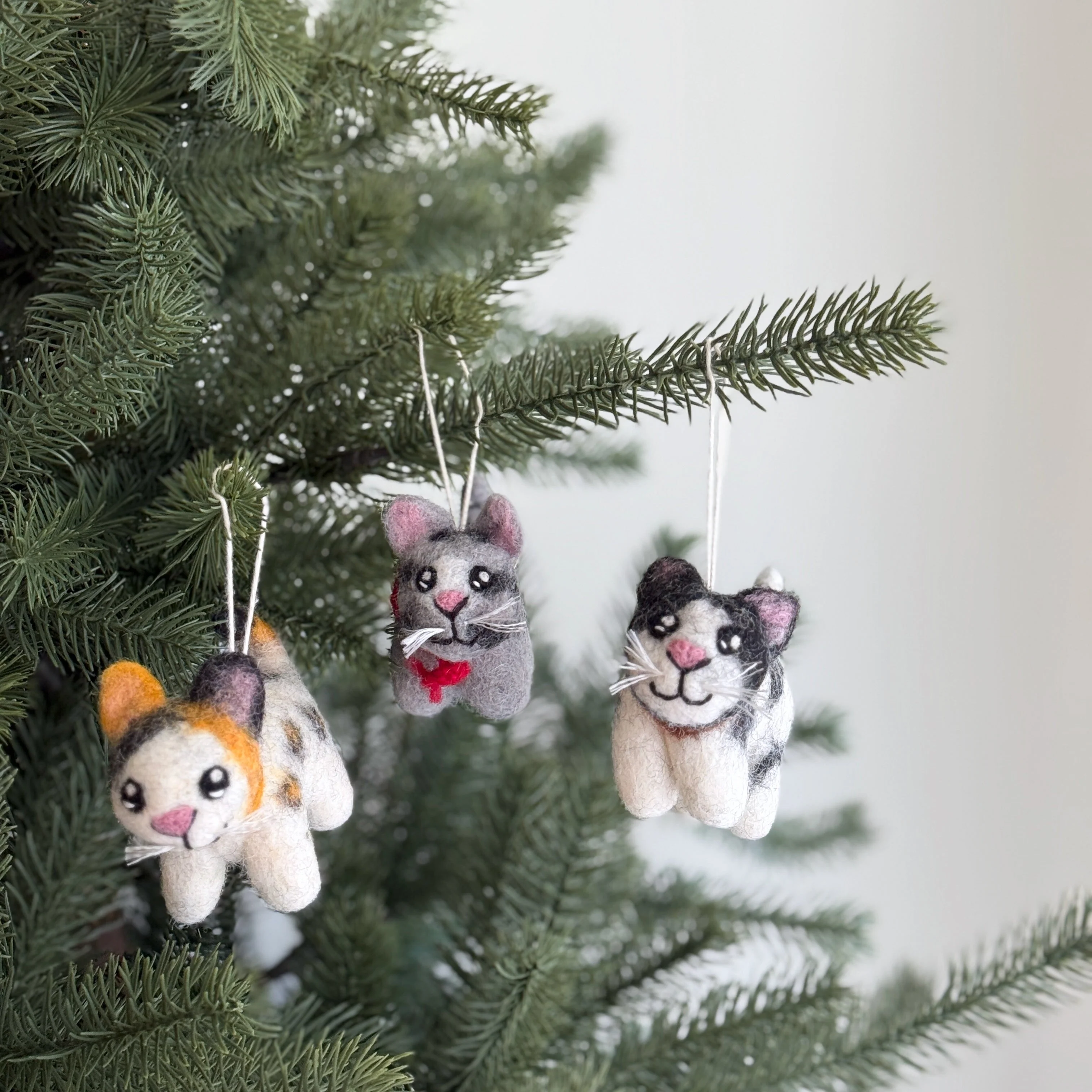 Felt Cat Ornament – Calico, Gray Tabby & Tuxedo 😺✨ - Image 2