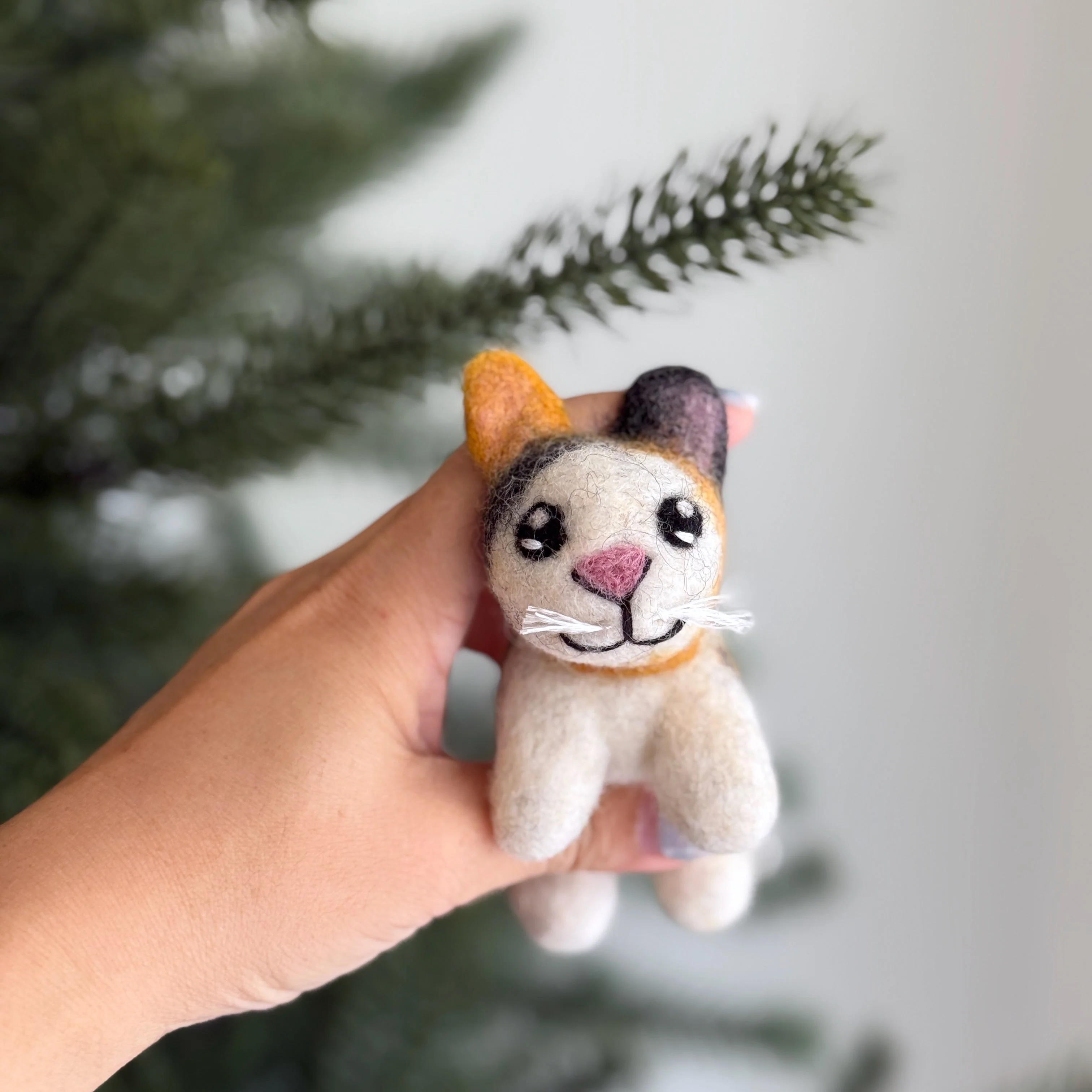 Felt Cat Ornament – Calico, Gray Tabby & Tuxedo 😺✨ - Image 8