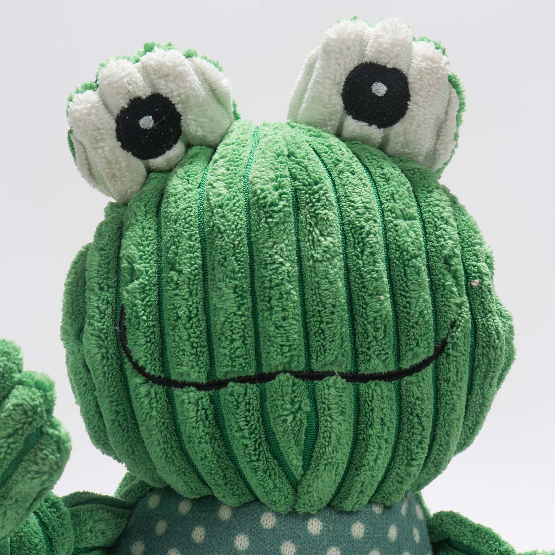 Fergie Frog KnottieĀ® Plush Dog Toy - Image 4