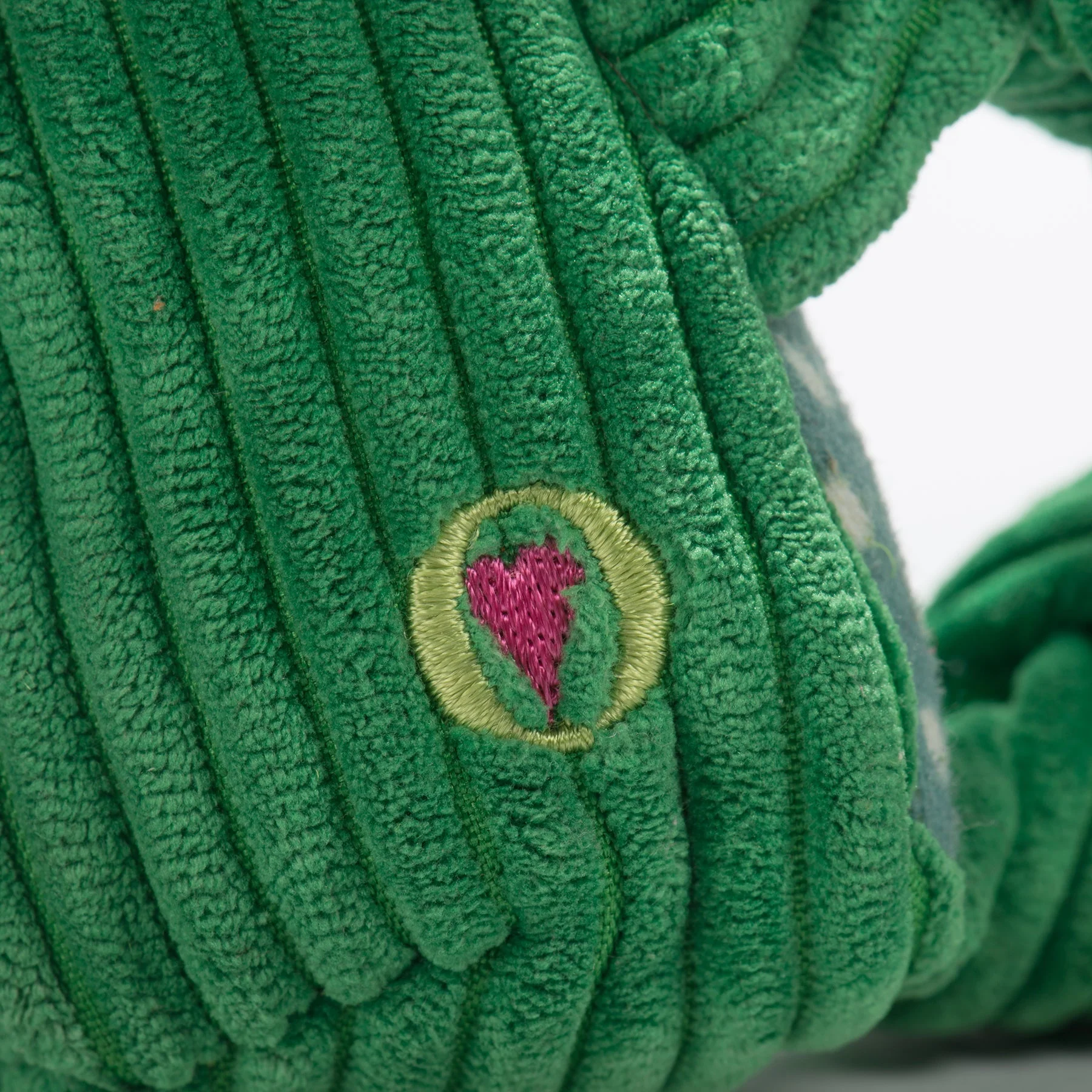 Fergie Frog KnottieĀ® Plush Dog Toy - Image 5